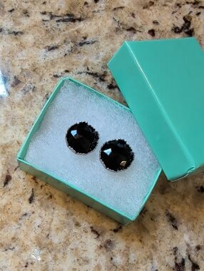 Black Round Faceted Stud Earrings - Elegant Women Jewelry